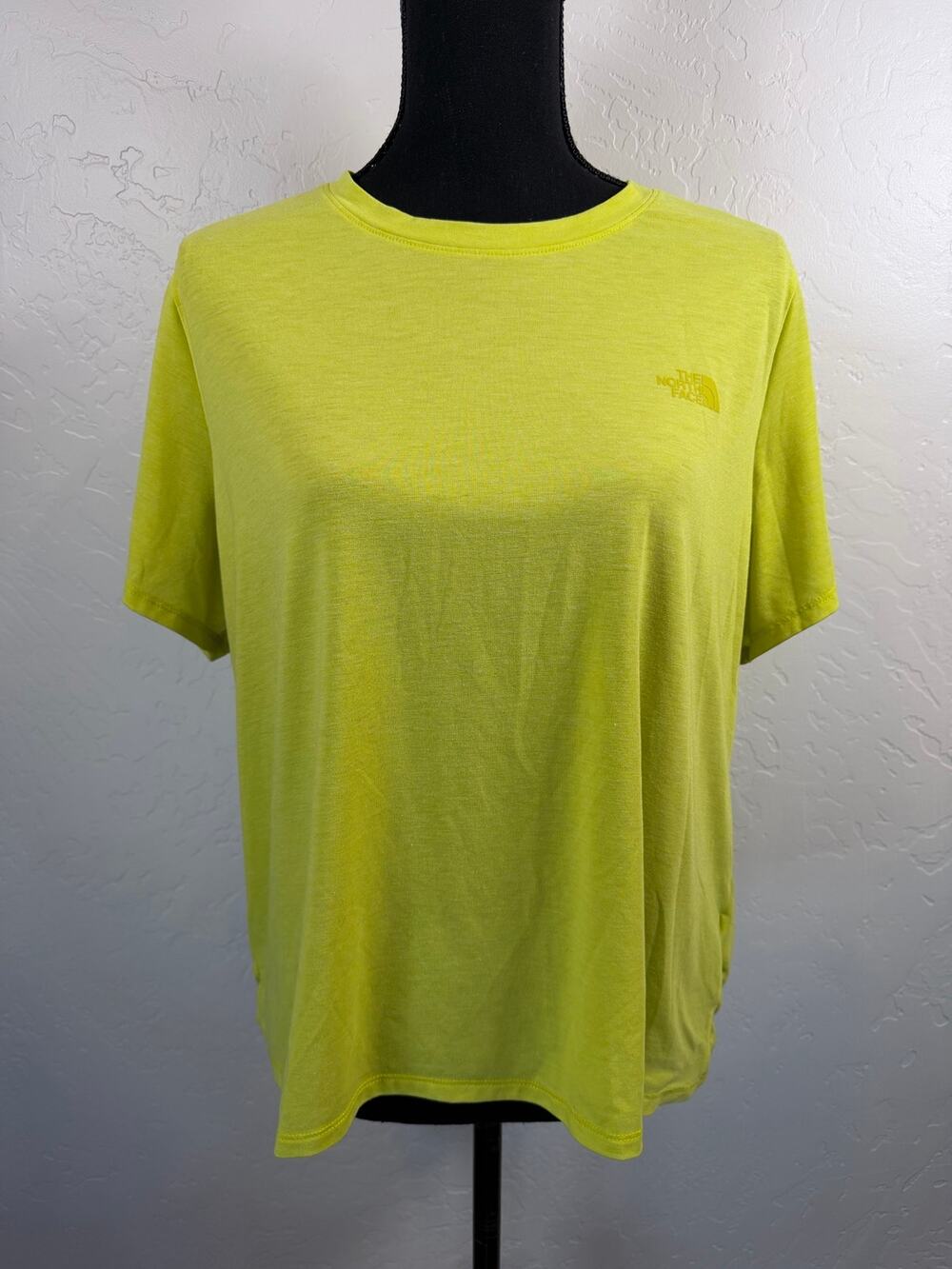 The North Face Wander Twist Back T-Shirt yellow Athletic Top Women’s XL